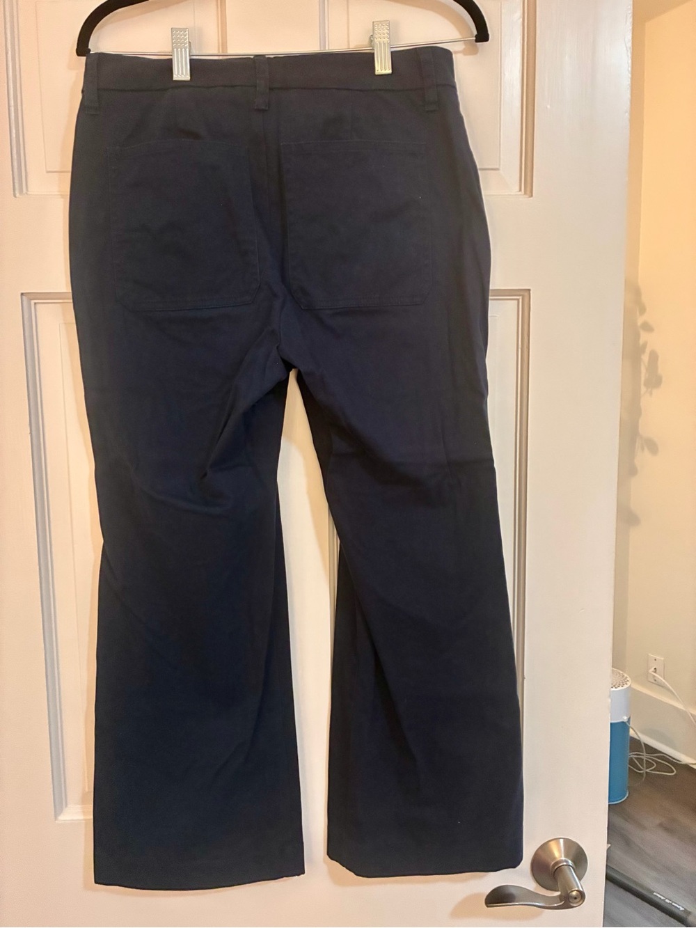 Petite Charley kickout crop pant in chino in NAVY blue - Picture 2 of 7